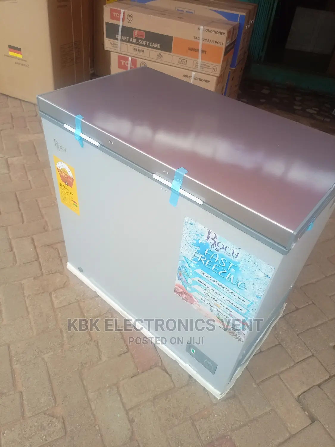 Roch 200ltr Chest Freezer +Glass Top
