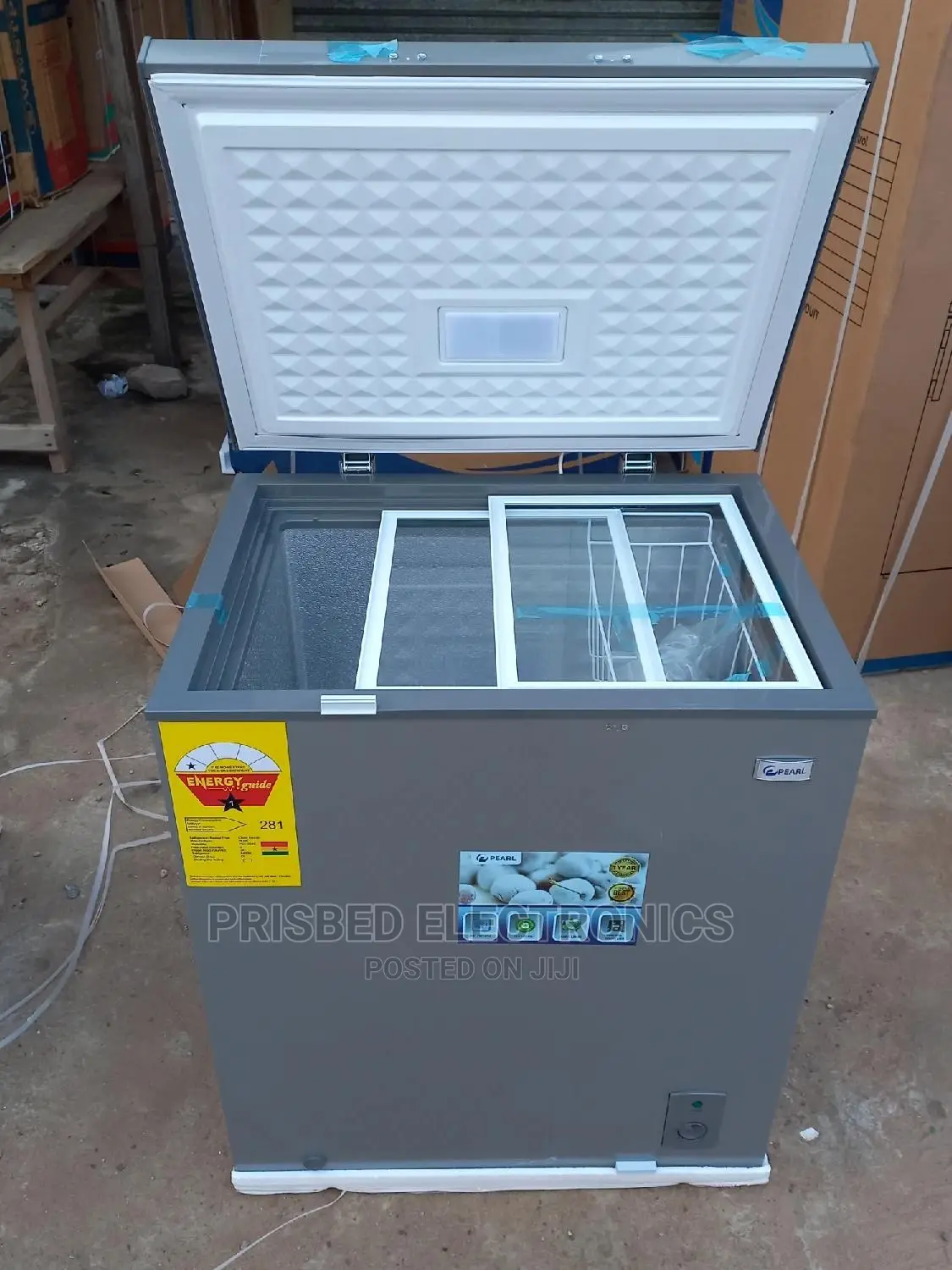 Pearl Durable Chest Freezer 147 Litres With Sliding Glass