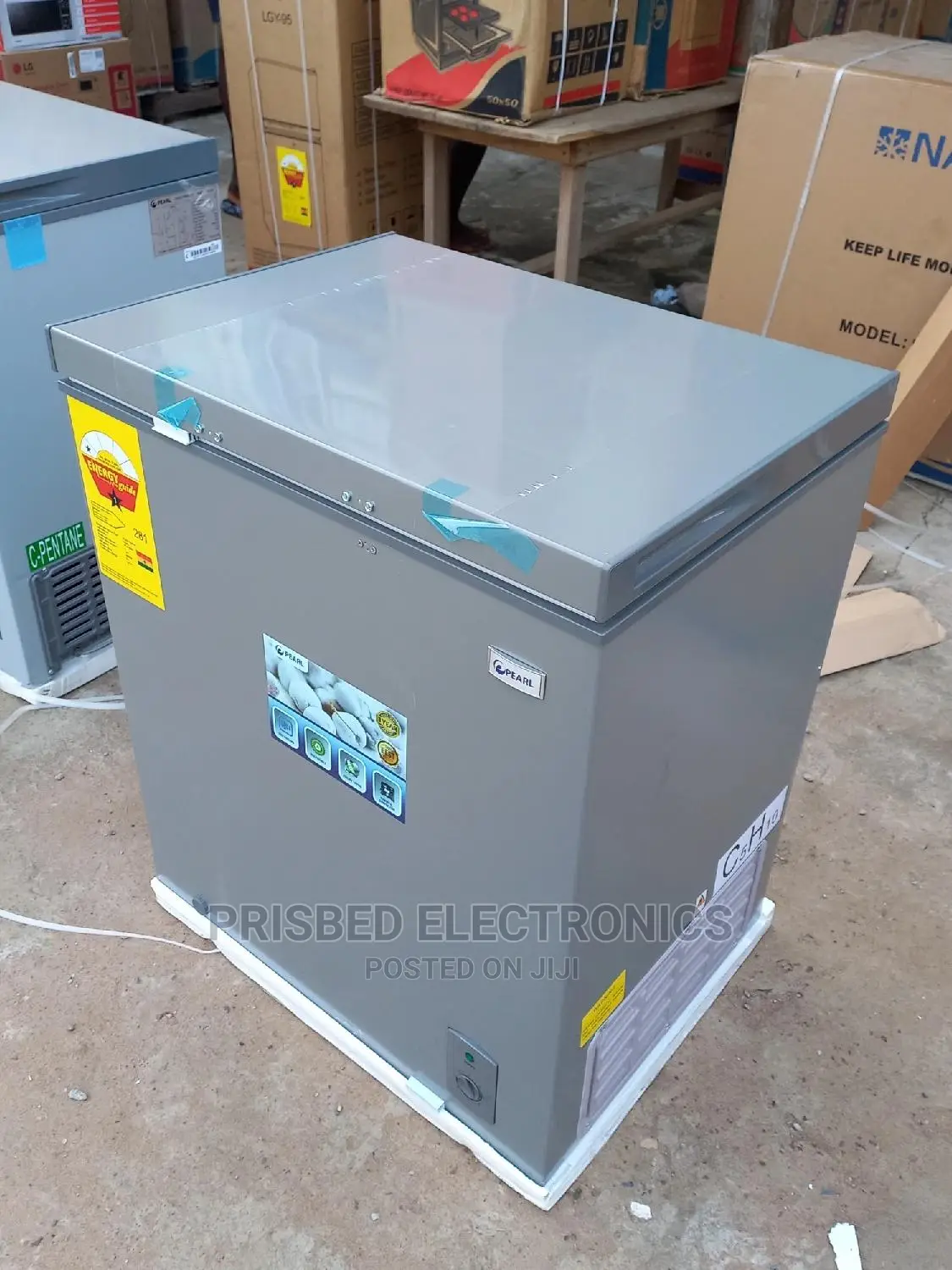 Pearl Durable Chest Freezer 147 Litres With Sliding Glass