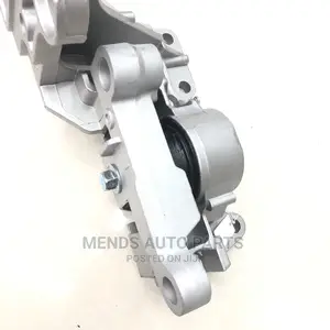 Nissan Sentra And Nissan Qashqai Gearbox Seat Mount