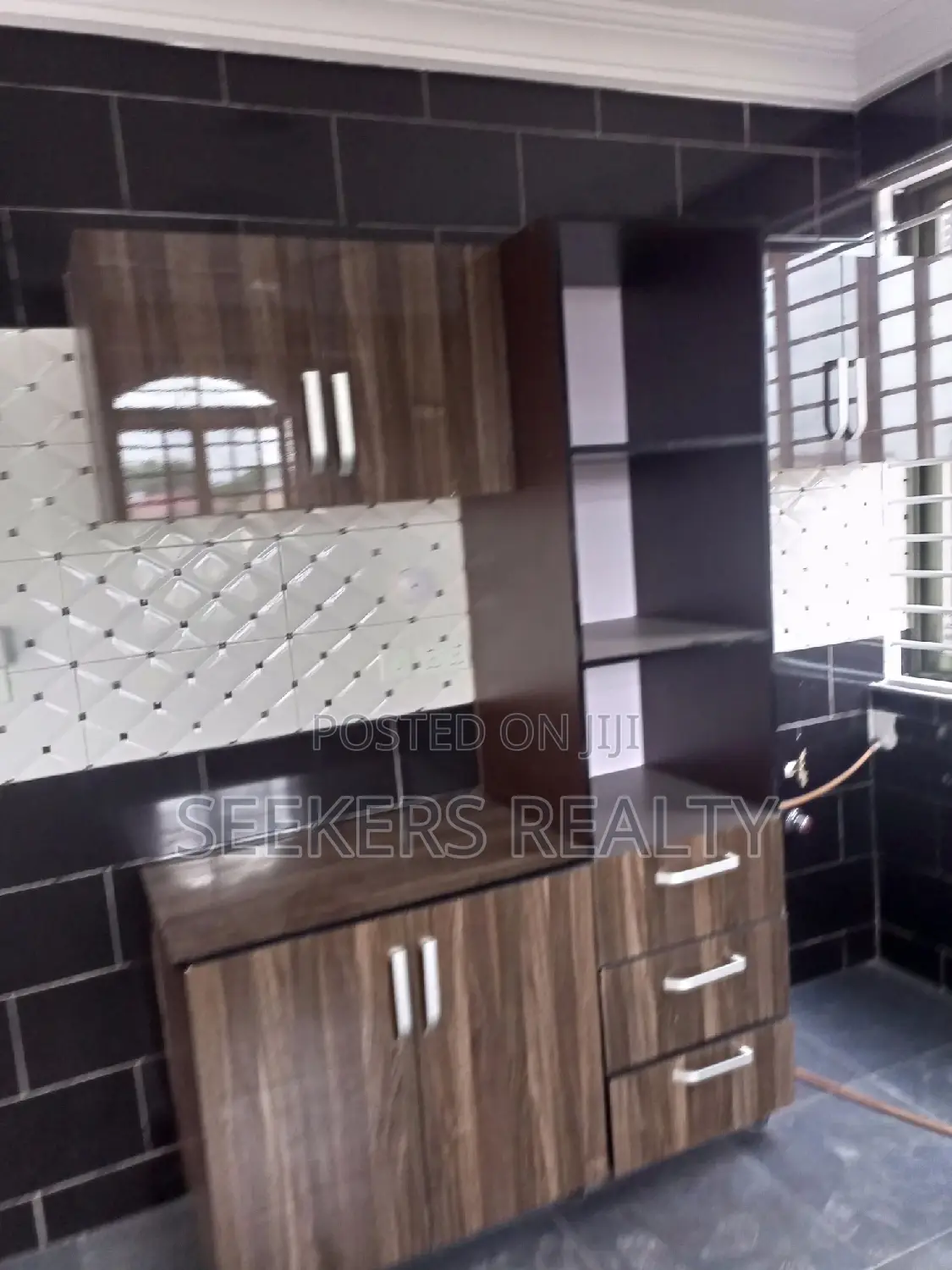 3bdrm Apartment in Seekers Realty, East Legon for rent