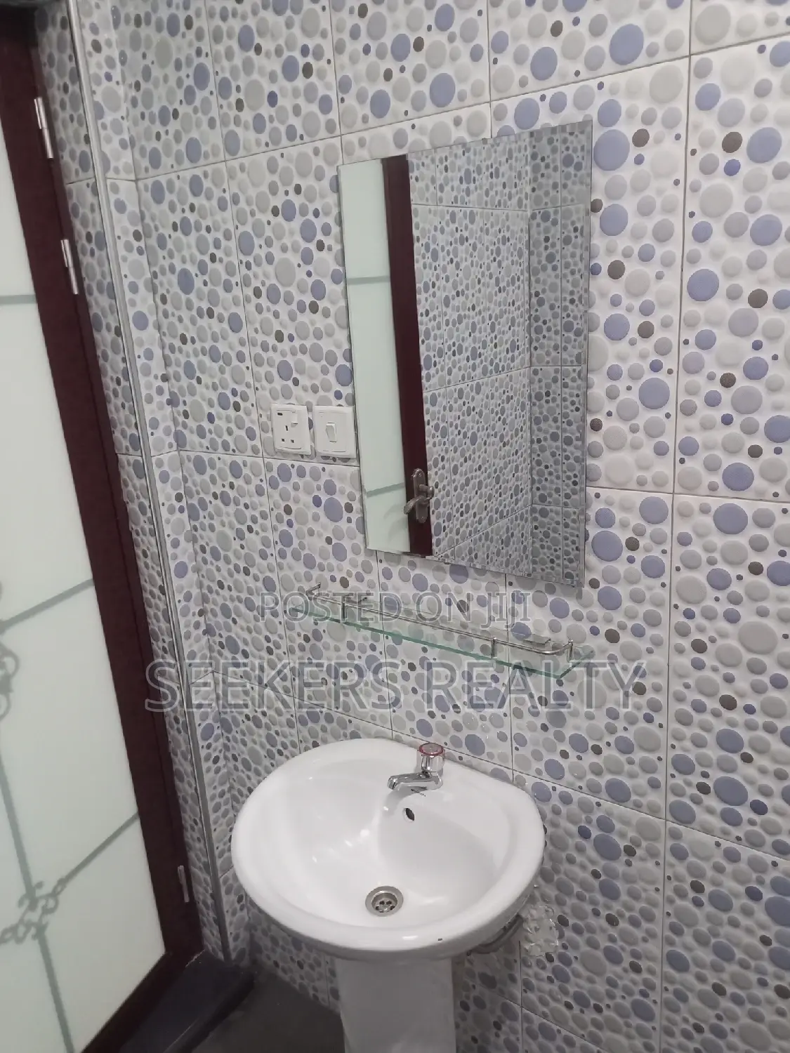 3bdrm Apartment in Seekers Realty, East Legon for rent
