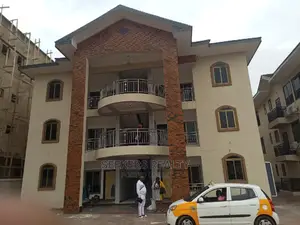 3bdrm Apartment in Seekers Realty, East Legon for rent