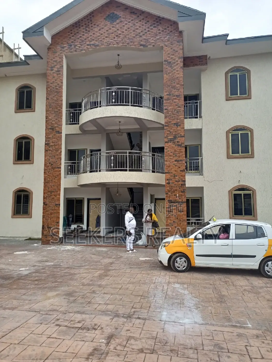 3bdrm Apartment in Seekers Realty, East Legon for rent