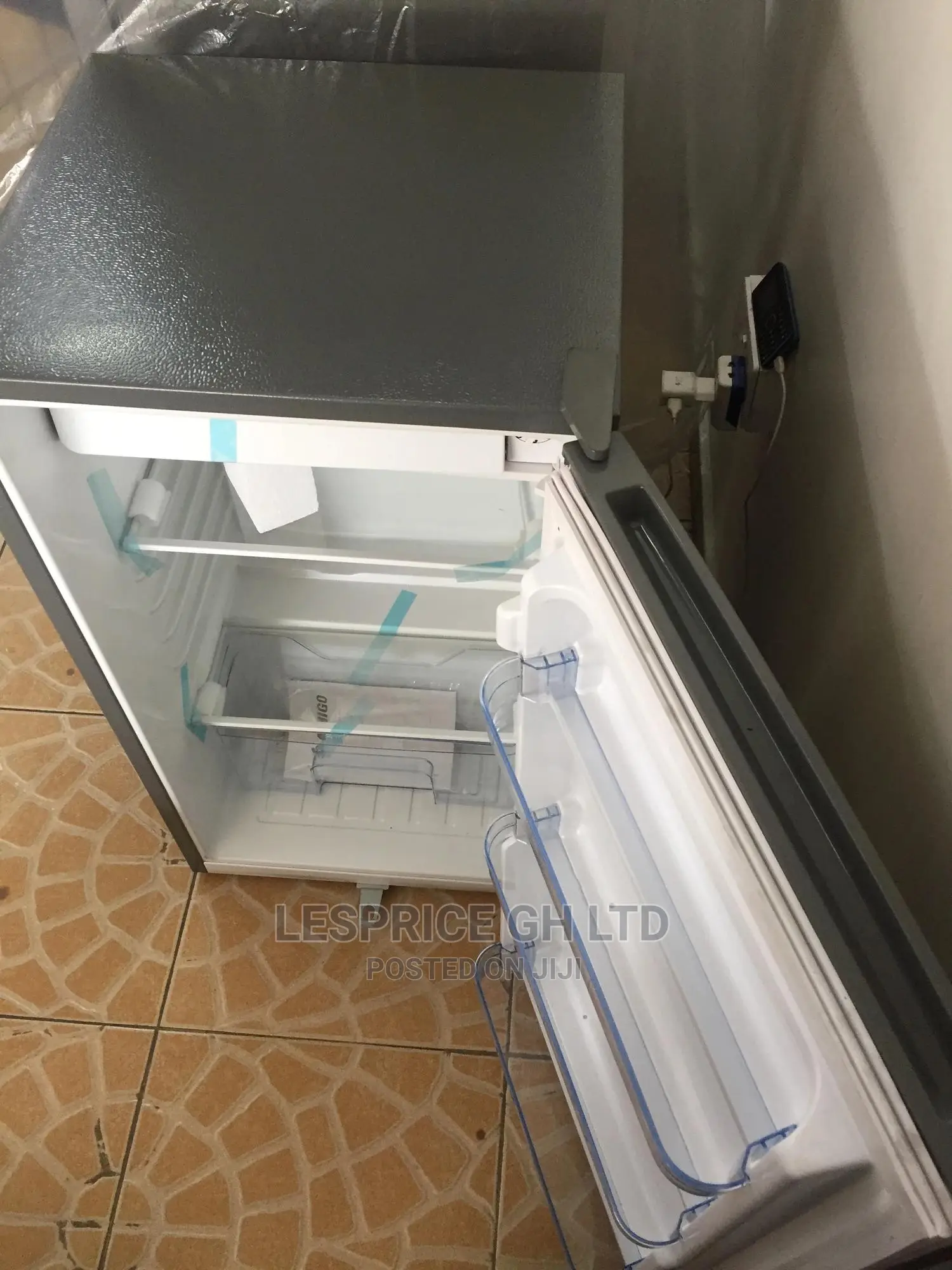 CHIGO Table Top Fridge
