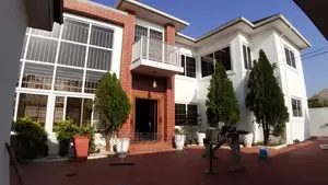 5bdrm Mansion in East Legon for rent