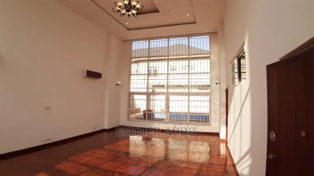 5bdrm Mansion in East Legon for rent