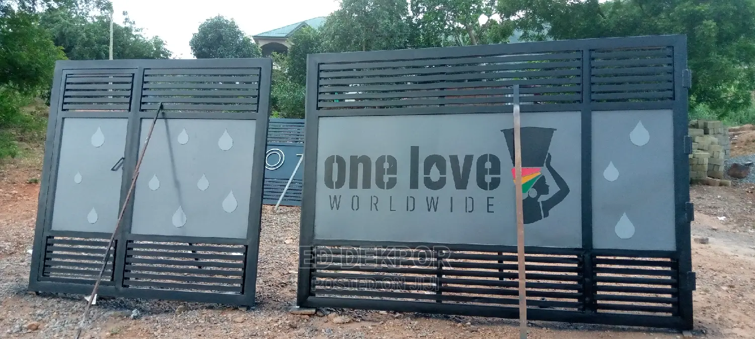 Swing Metals Gate