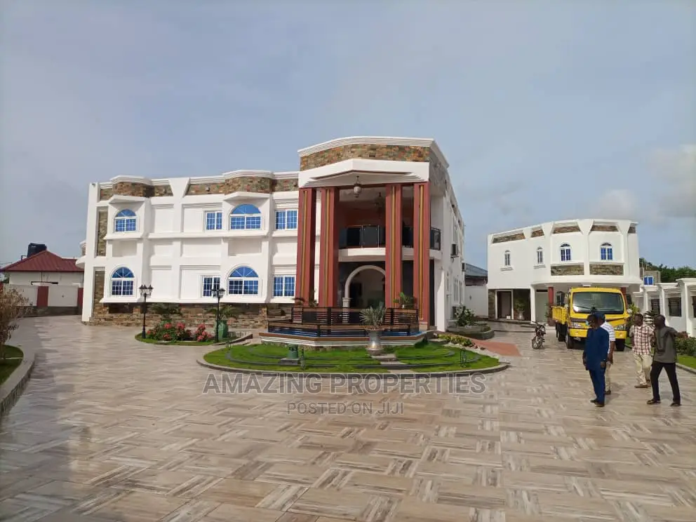 6bdrm House in for Sale 6 Bedroom for Sale