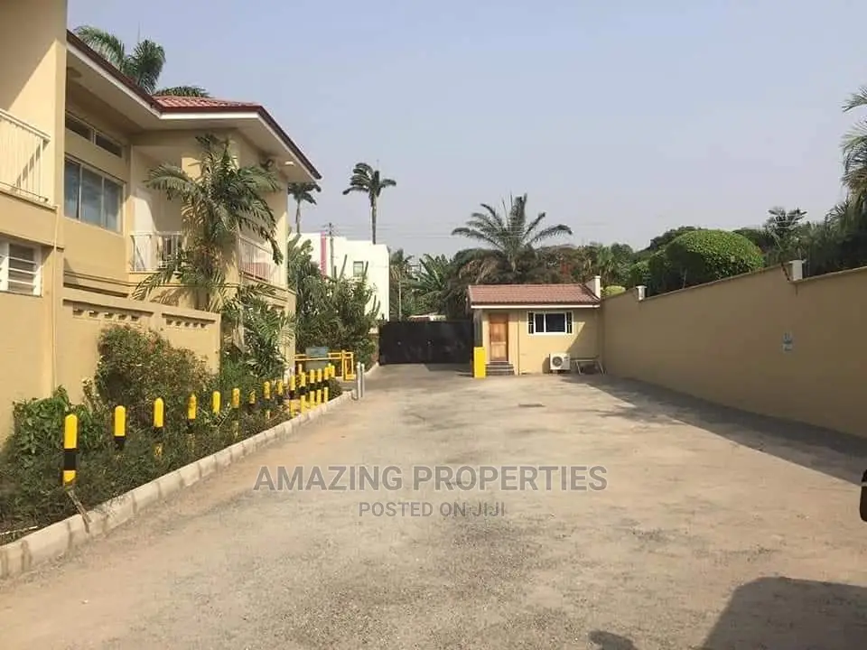 10bdrm House in Airport Residential for Sale