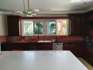 5bdrm House in Airport Hills for Sale