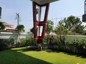 5bdrm House in Airport Hills for Sale