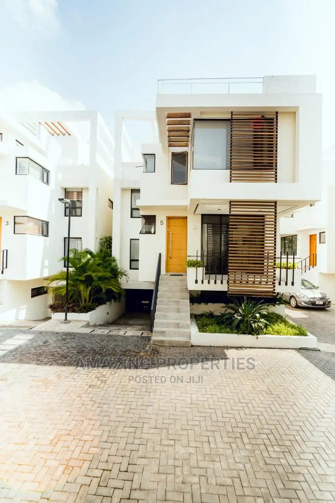 5bdrm Townhouse/Terrace in for Rent 5 Bedroom, Cantonments for Rent