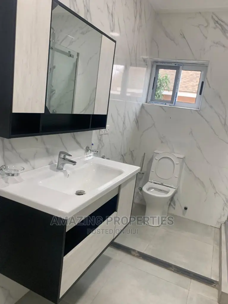 Furnished 4bdrm House in 4 Bedroom Townhouse, Cantonments for Rent