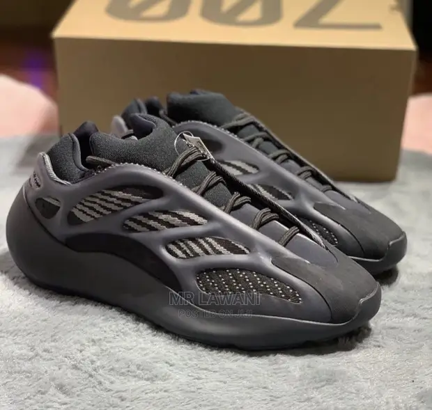 Adidas Yeezy 700 V3