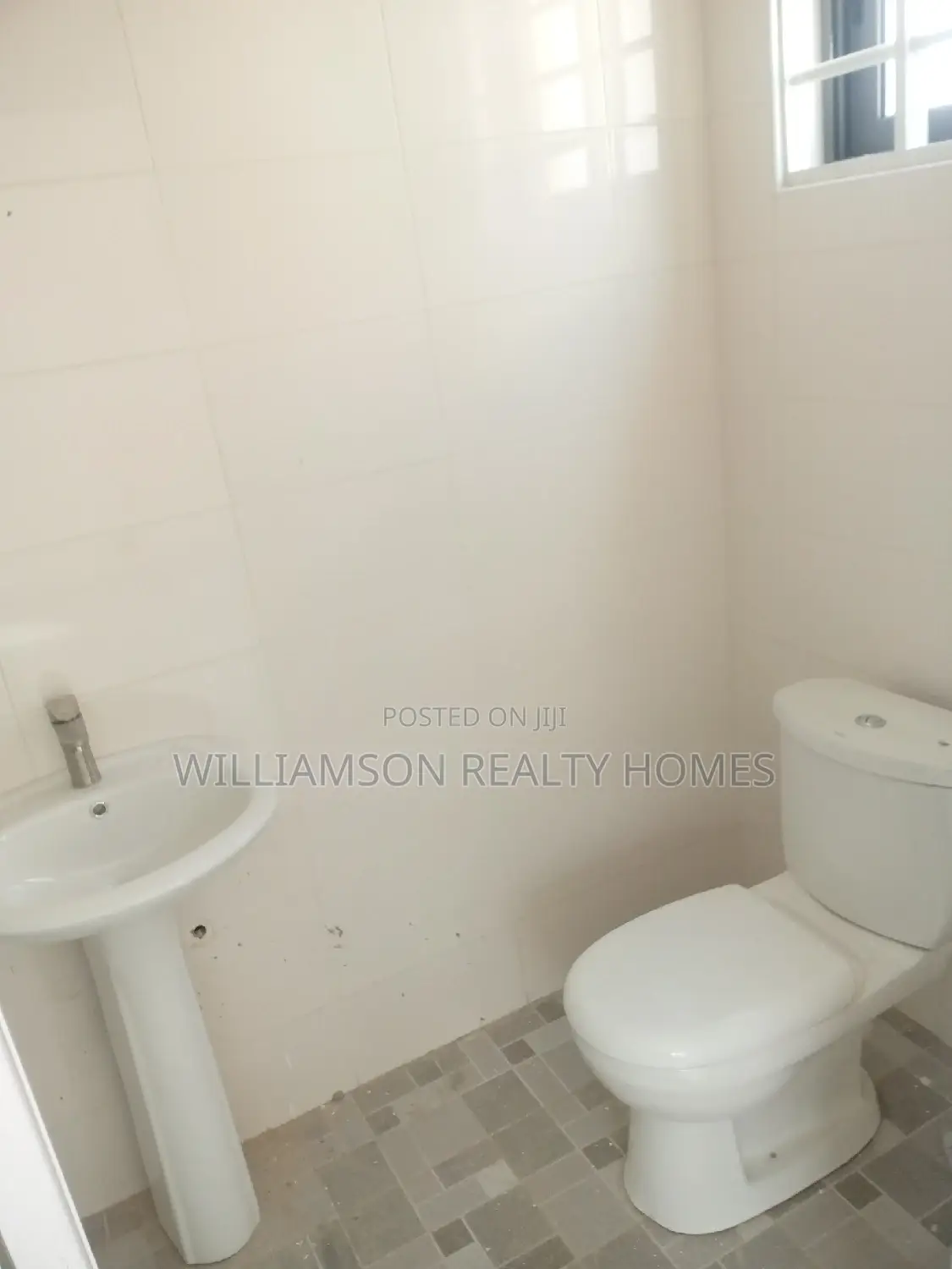 4bdrm House in Tempo Estate, Spintex for sale