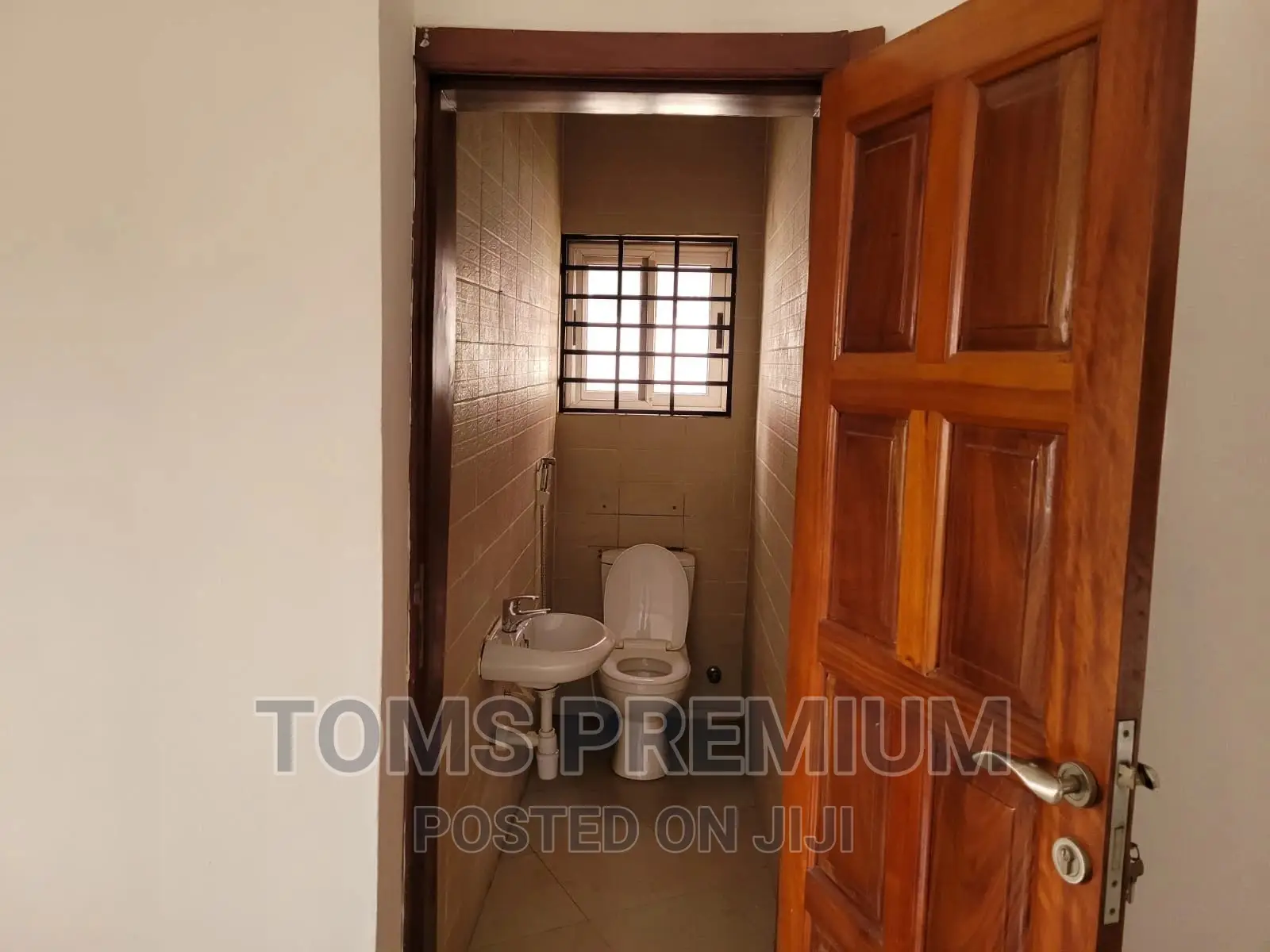 3bdrm House in East Legon for Rent