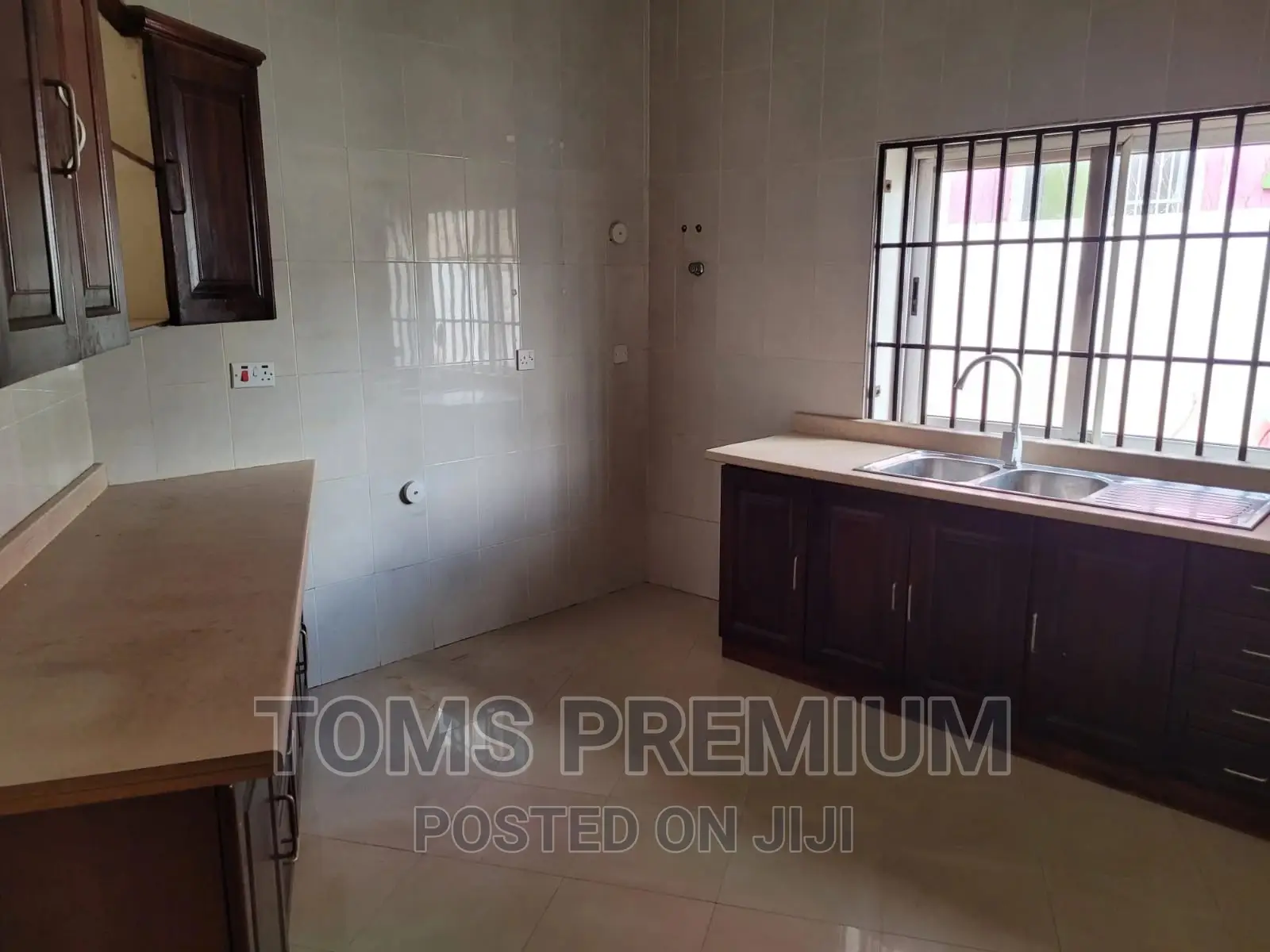 3bdrm House in East Legon for Rent
