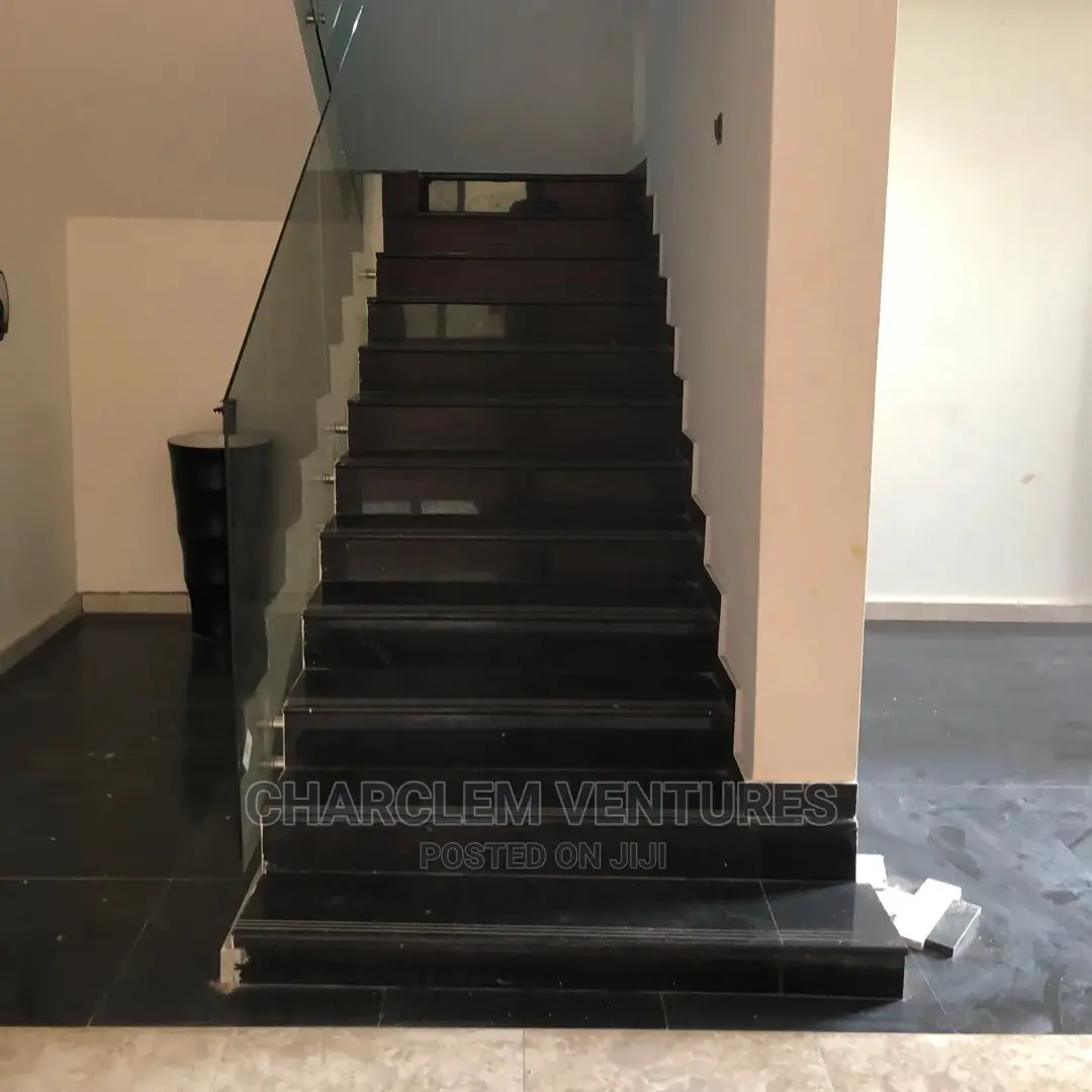 5bdrm Duplex in East Legon for Sale