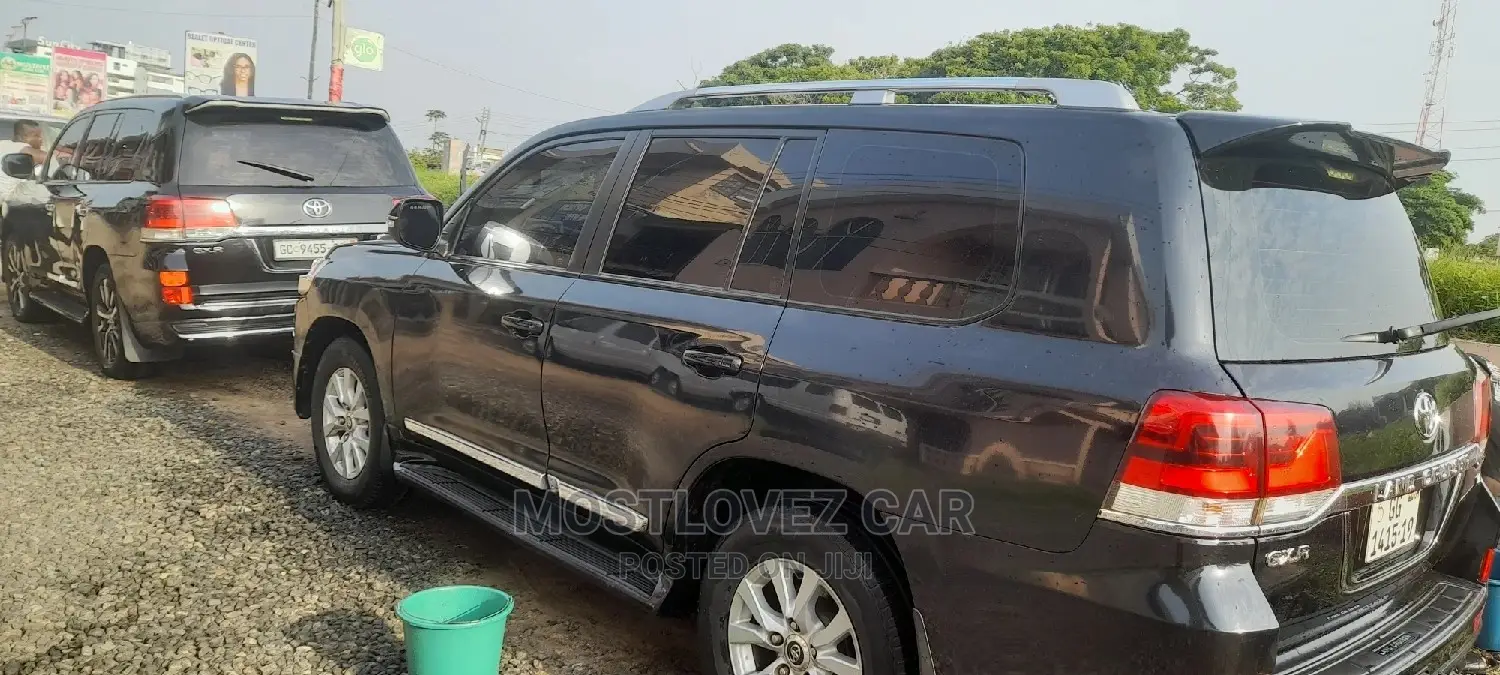 Car Rentals Land-Cruisers V8 for Rent Tours Weddings Trips