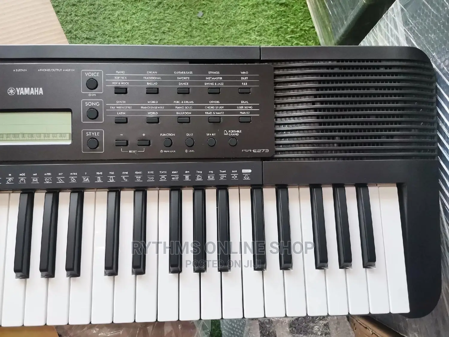 Yamaha PSR E273 Keyboard