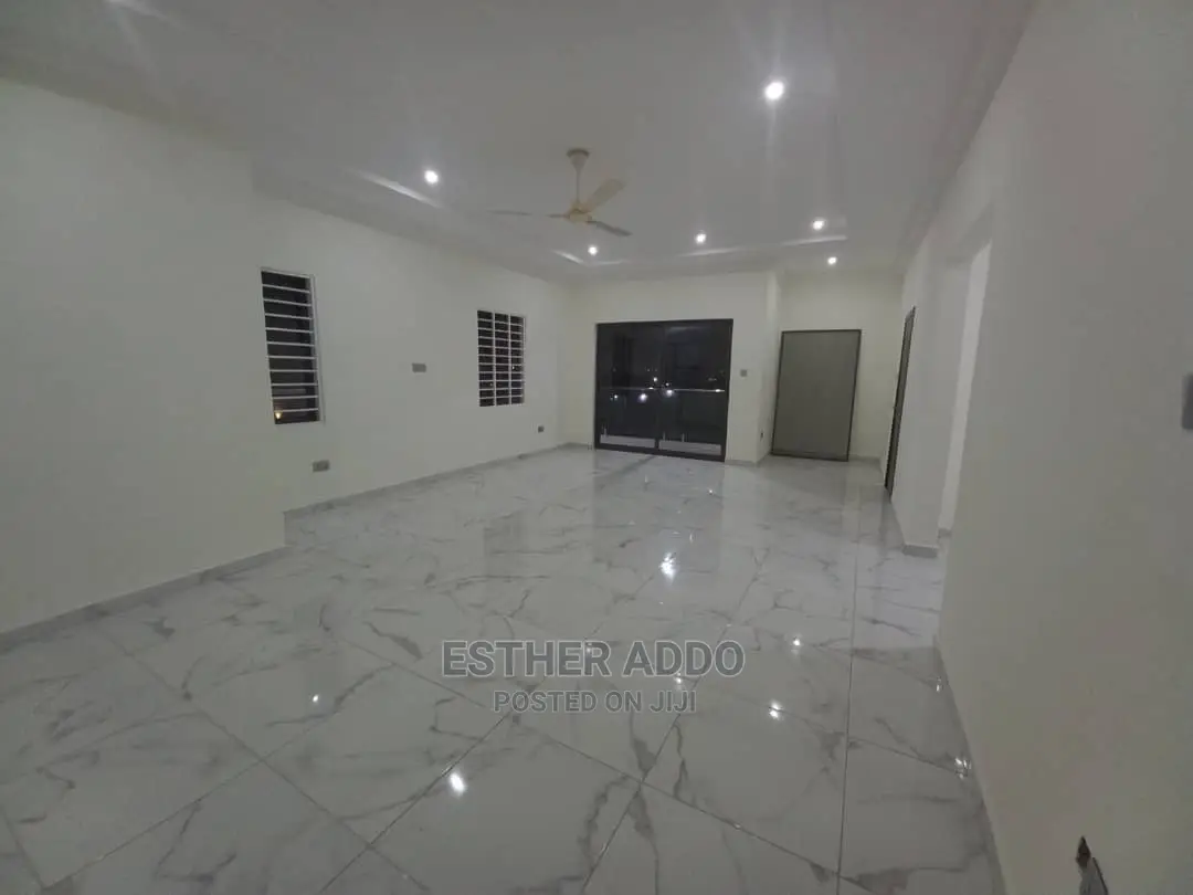 4bdrm House in Lake Side Estate for sale