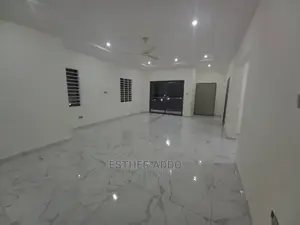 4bdrm House in Lake Side Estate for sale