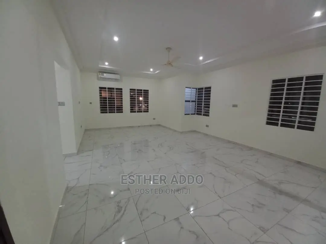 4bdrm House in Lake Side Estate for sale