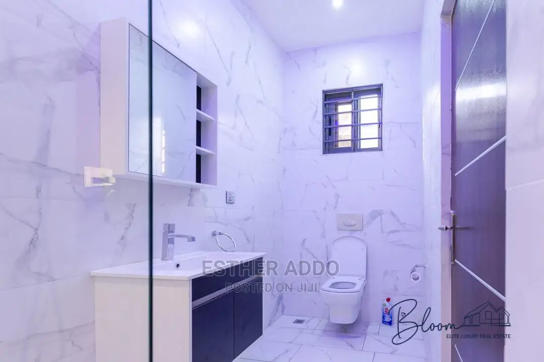 4bdrm House in Lake Side Estate for sale
