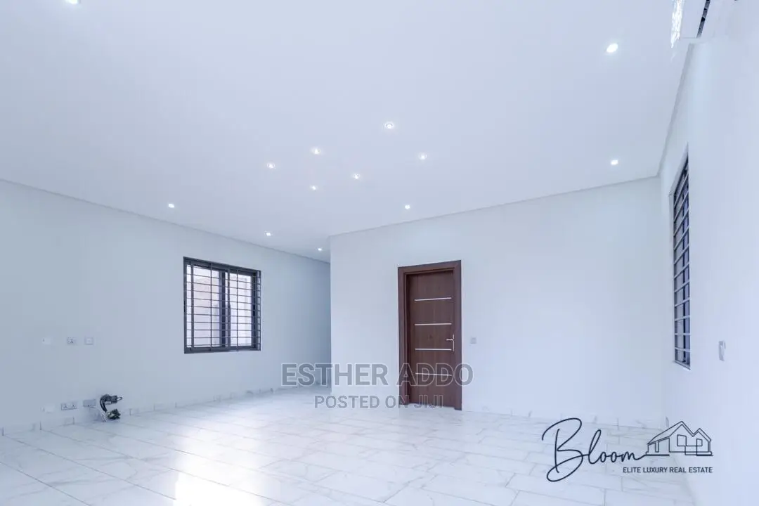 4bdrm House in Lake Side Estate for sale