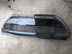 Corolla 2017 Bumper Grille