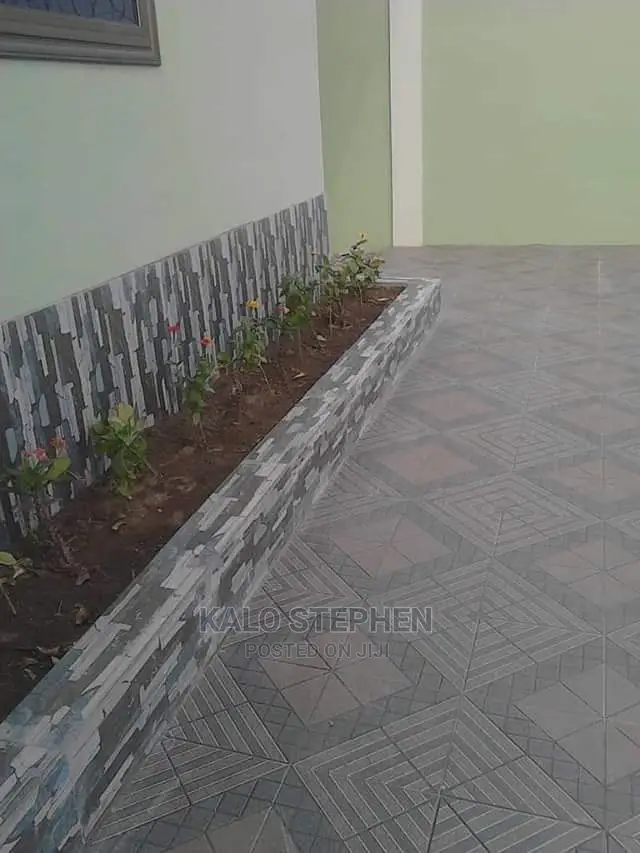 Experienced Tiler
