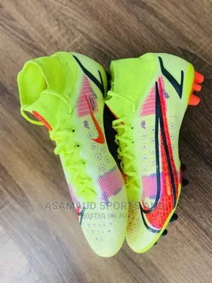 First Grade Football Boot at Cool Price