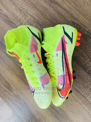 First Grade Football Boot at Cool Price