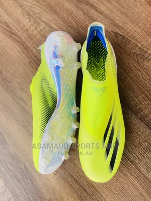 First Grade Football Boot at Cool Price