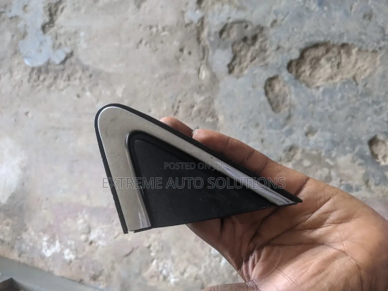 Nissan Sentra Mirror Pad