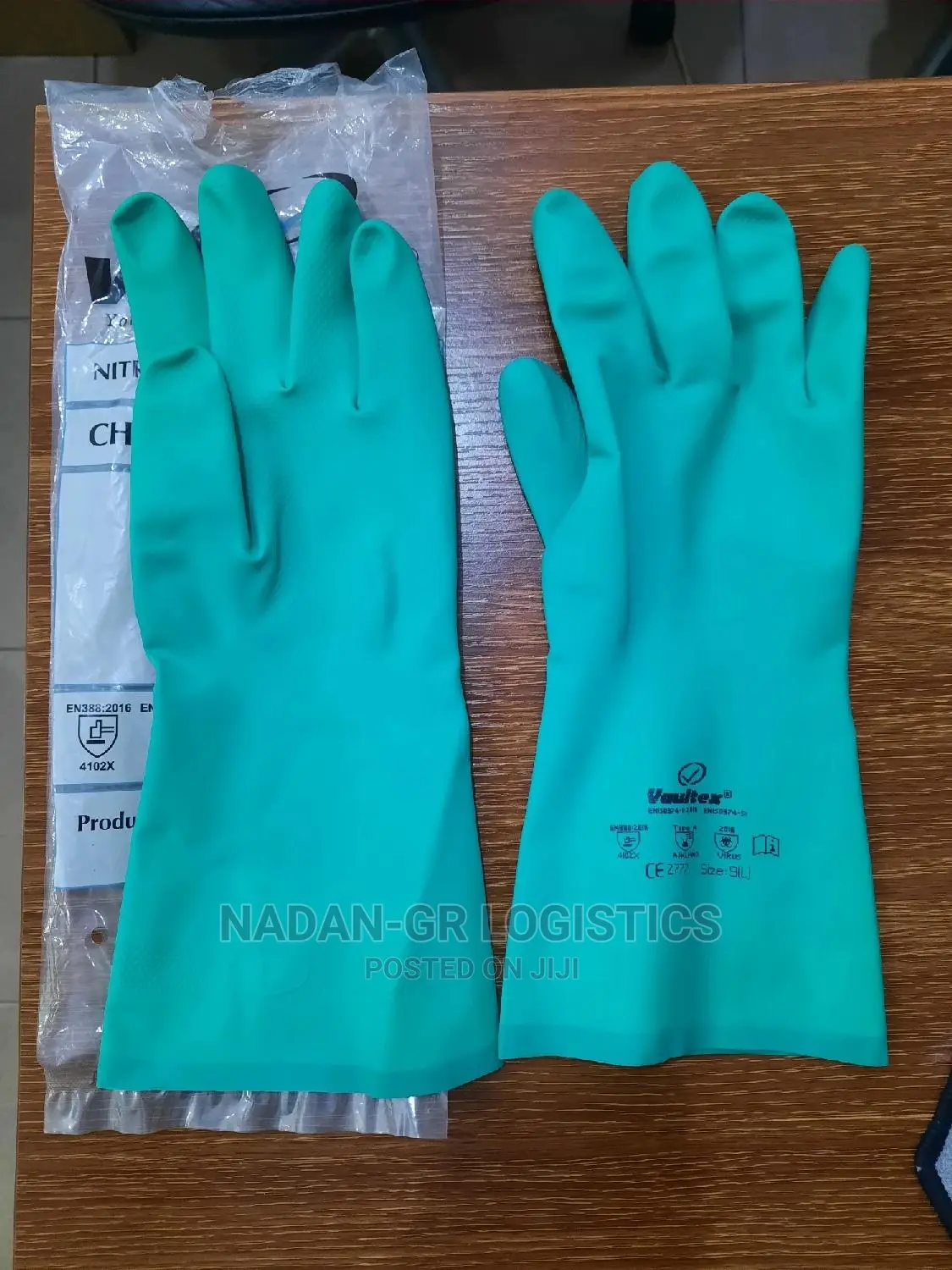 Nitrile Safety Gloves