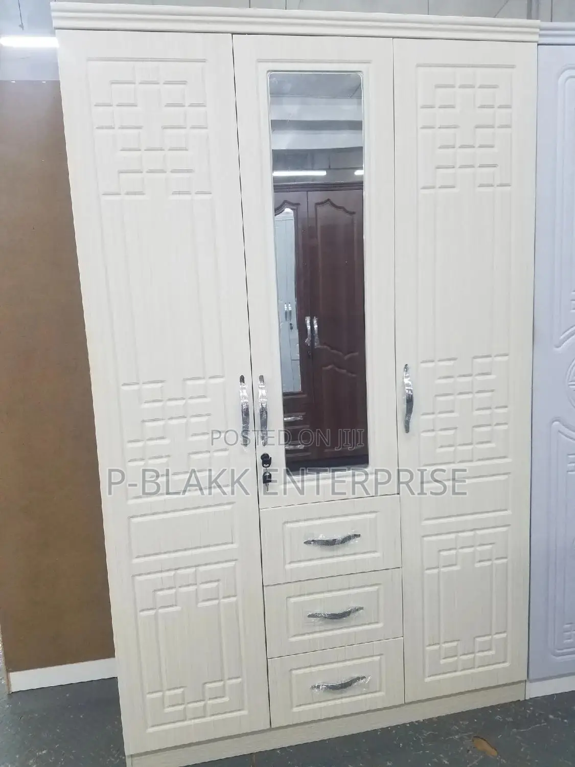 Quality Wardrobe 3doors