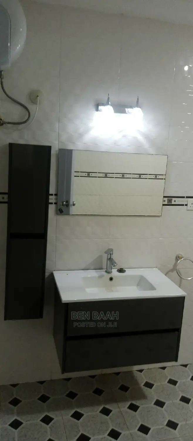 5bdrm House in Ben Properties, Post Office Area for rent