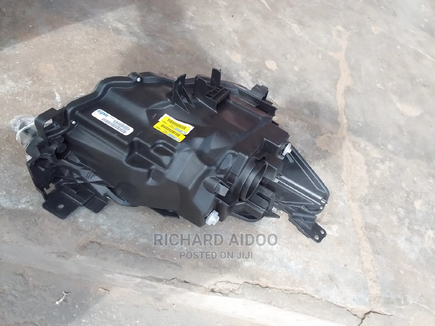Toyota IA 2014 Headlight Available