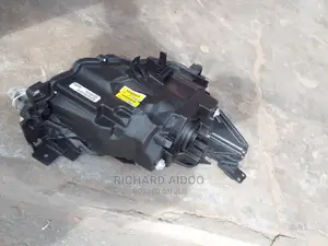 Toyota IA 2014 Headlight Available