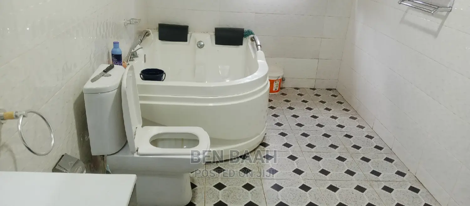 5bdrm House in Ben Properties, Post Office Area for rent