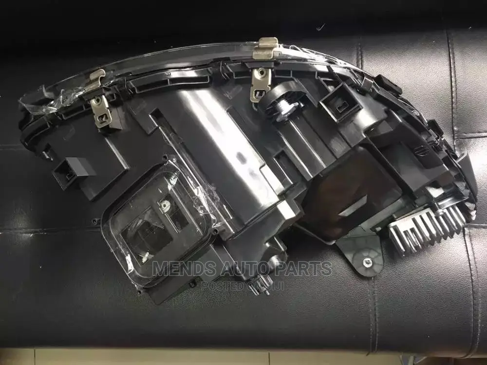 Mercedes’ Benz Headlight LED Complete