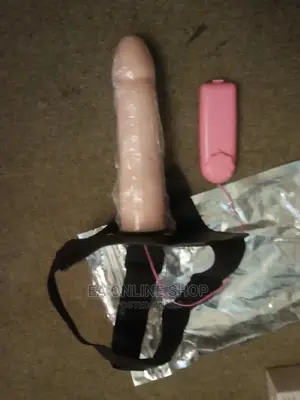 Women Sex Vibrating Toy. Strap On. Dildo and Belt