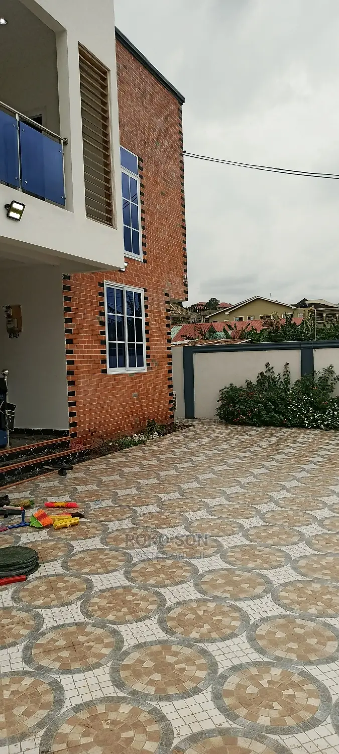 4bdrm Duplex in Dr Roko, Dome for sale