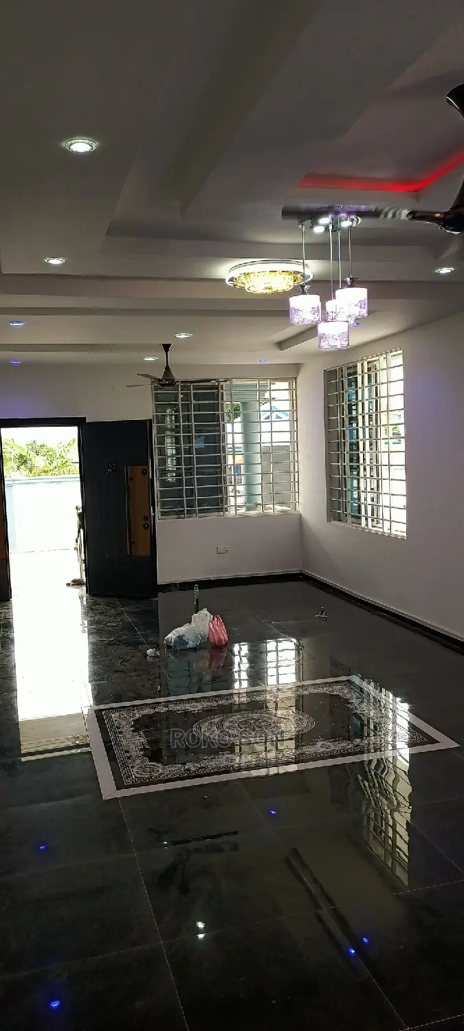4bdrm Duplex in Dr Roko, Dome for sale