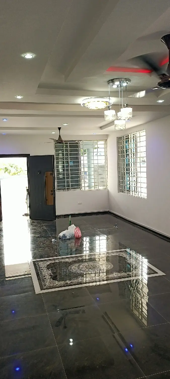 4bdrm Duplex in Dr Roko, Dome for sale