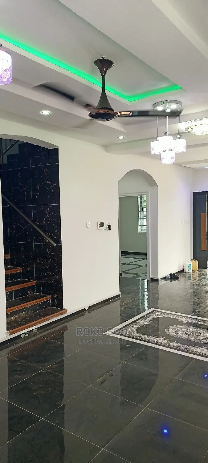 4bdrm Duplex in Dr Roko, Dome for sale