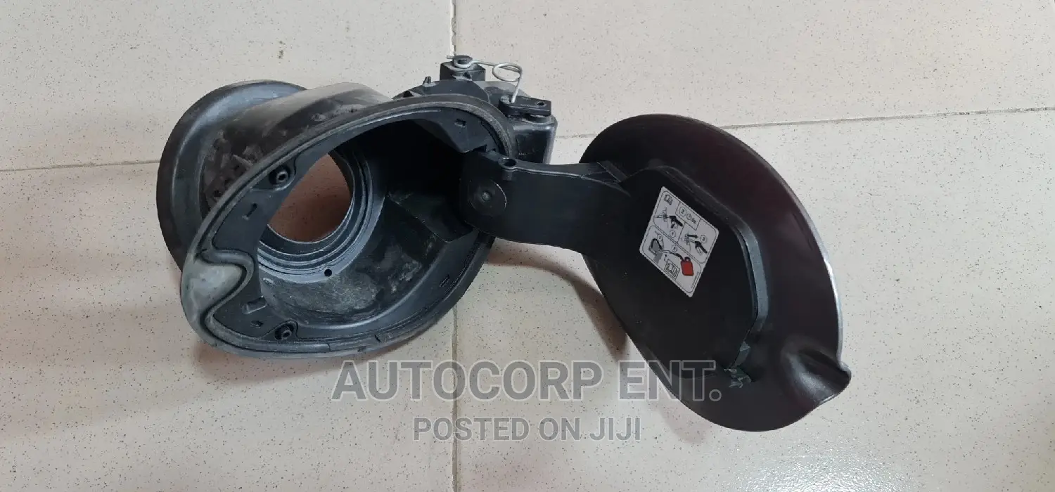 2013 - 2016 Ford Escape Fuel Door