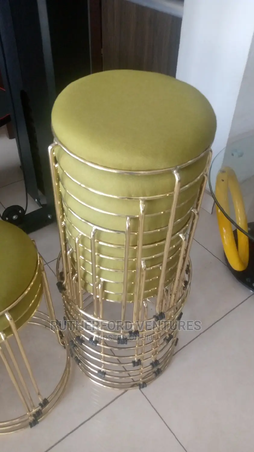 Round Bar Stool